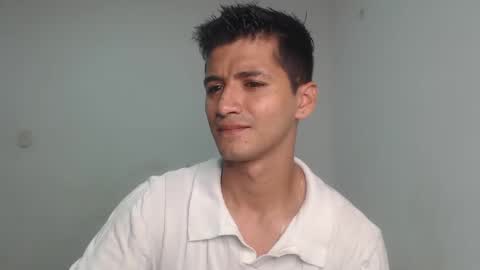 Snapshot of lucifferr_ chatting on 01/21/25, 01:39 leonel online show from 01/21/25, 01:39