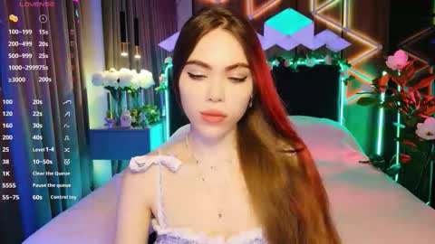 Snapshot of lucifiella chatting on 09/09/25, 04:28 MimiFors online show from 09/09/25, 04:28