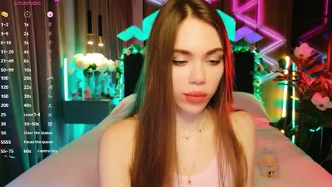 Snapshot of lucifiella chatting on 09/22/25, 05:04 MimiFors online show from 09/22/25, 05:04