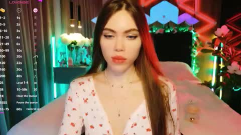 Snapshot of lucifiella chatting on 09/25/25, 05:38 MimiFors online show from 09/25/25, 05:38