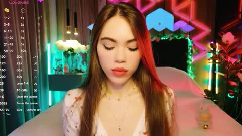 Snapshot of lucifiella chatting on 10/06/25, 04:26 MimiFors online show from 10/06/25, 04:26