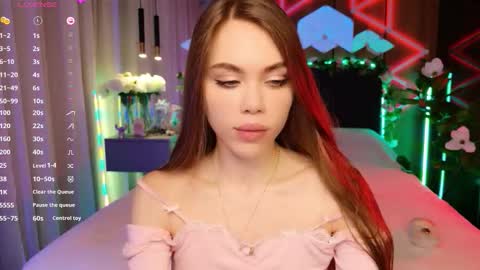 Snapshot of lucifiella chatting on 10/18/25, 01:23 MimiFors online show from 10/18/25, 01:23