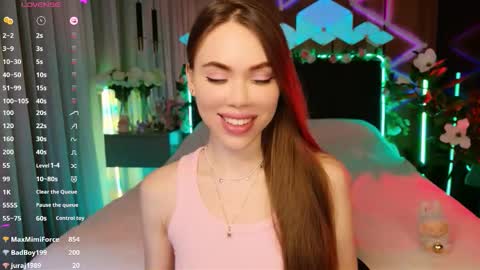 Snapshot of lucifiella chatting on 11/13/25, 06:18 MimiFors online show from 11/13/25, 06:18