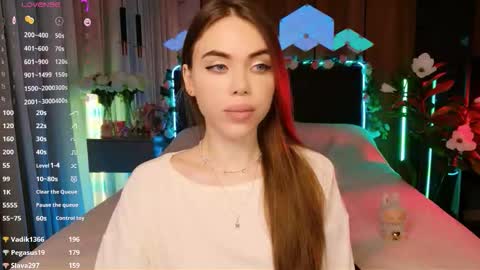 Snapshot of lucifiella chatting on 11/19/25, 05:24 MimiFors online show from 11/19/25, 05:24