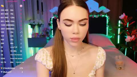 Snapshot of lucifiella chatting on 11/20/25, 04:51 MimiFors online show from 11/20/25, 04:51