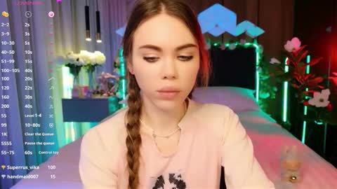 Snapshot of lucifiella chatting on 11/24/25, 04:40 MimiFors online show from 11/24/25, 04:40