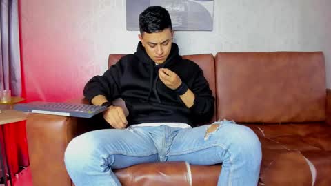 Leo online show from 01/27/25, 11:11