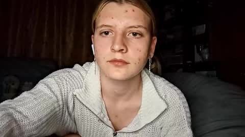 Monika online show from 09/27/25, 09:20