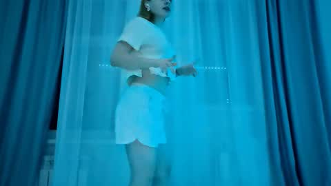 Monika online show from 11/06/25, 08:32