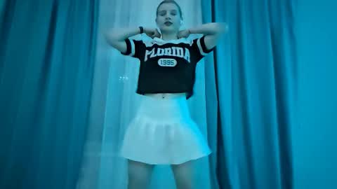 Monika online show from 11/19/25, 08:20