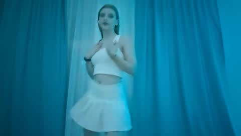 Monika online show from 11/21/25, 09:13