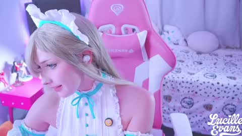 Lucy UwU online show from 04/05/26, 01:14