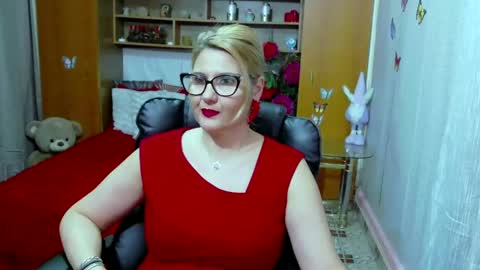 Snapshot of lucillefenlys chatting on 01/13/25, 05:44 Lucille Fenly online show from 01/13/25, 05:44