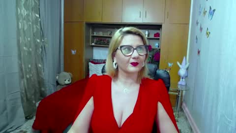 Snapshot of lucillefenlys chatting on 01/25/25, 05:18 Lucille Fenly online show from 01/25/25, 05:18