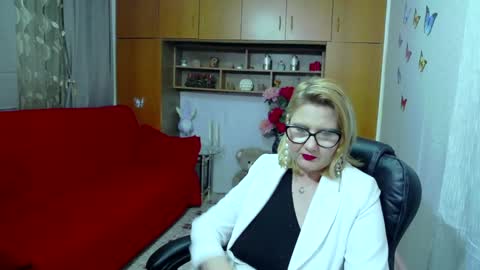 Snapshot of lucillefenlys chatting on 02/26/25, 12:38 Lucille Fenly online show from 02/26/25, 12:38