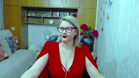 Snapshot of lucillefenlys chatting on 11/03/25, 05:03 Lucille Fenly online show from 11/03/25, 05:03