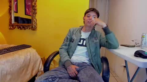 luckk_ online show from 06/08/26, 01:39