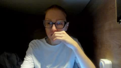 Snapshot of lucky_licky20 chatting on 01/29/25, 04:05 lucky_licky20 online show from 01/29/25, 04:05