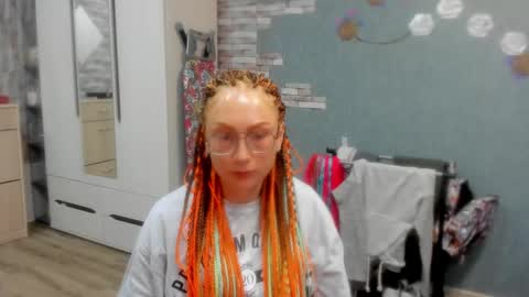 Snapshot of lucky_licky20 chatting on 10/28/25, 01:20 lucky_licky20 online show from 10/28/25, 01:20