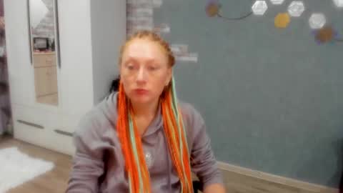 Snapshot of lucky_licky20 chatting on 11/14/25, 02:43 lucky_licky20 online show from 11/14/25, 02:43