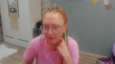 Snapshot of lucky_licky20 chatting on 11/19/25, 02:11 lucky_licky20 online show from 11/19/25, 02:11