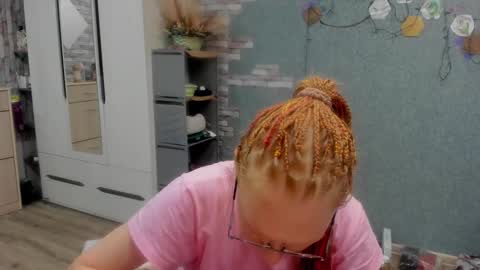 Snapshot of lucky_licky20 chatting on 12/17/25, 01:55 lucky_licky20 online show from 12/17/25, 01:55