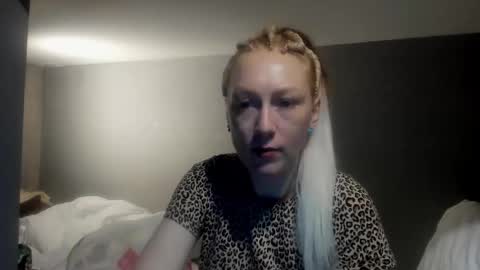 lucky_licky20 online show from 02/20/26, 04:31