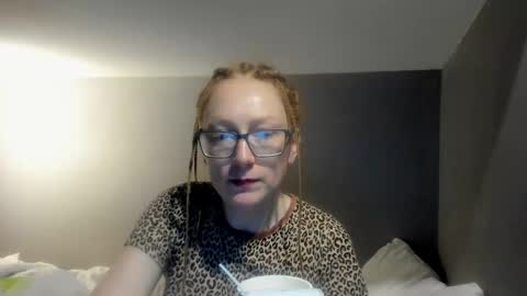 lucky_licky20 online show from 03/18/26, 04:26
