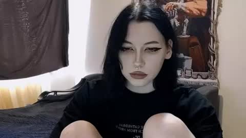 Snapshot of luckybastrad0677 chatting on 06/13/26, 08:34 luckybastrad0677 online show from 06/13/26, 08:34