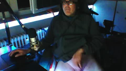        call me  Stefan online show from 04/18/26, 07:07