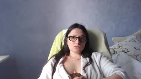 Snapshot of luckylinda23 chatting on 06/11/26, 10:24 luckylinda23 online show from 06/11/26, 10:24