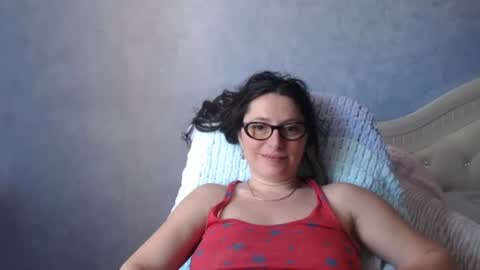 Snapshot of luckylinda23 chatting on 06/22/26, 09:28 luckylinda23 online show from 06/22/26, 09:28