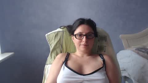 Snapshot of luckylinda23 chatting on 07/06/26, 08:44 luckylinda23 online show from 07/06/26, 08:44