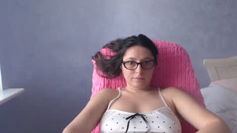 Snapshot of luckylinda23 chatting on 07/17/26, 11:28 luckylinda23 online show from 07/17/26, 11:28