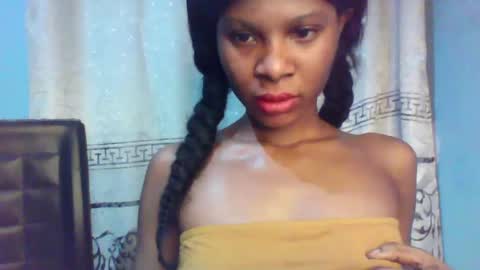 Snapshot of luckymadequeen chatting on 01/21/25, 06:00 Gloria online show from 01/21/25, 06:00