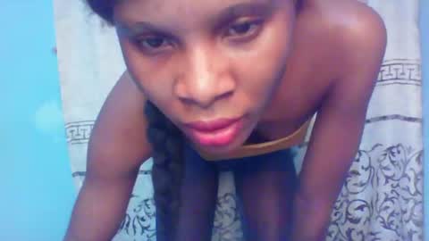 Snapshot of luckymadequeen chatting on 01/30/25, 06:54 Gloria online show from 01/30/25, 06:54