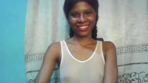 Snapshot of luckymadequeen chatting on 03/07/25, 12:04 Gloria online show from 03/07/25, 12:04