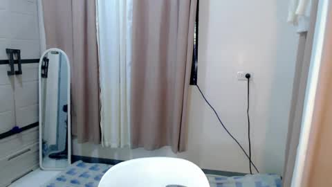 Snapshot of luckyme_7 chatting on 07/23/26, 09:18 kai online show from 07/23/26, 09:18