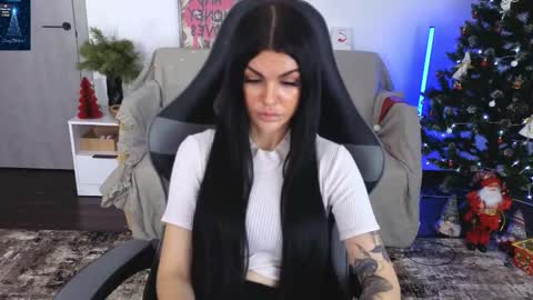 Snapshot of luckyrebel_ chatting on 12/18/25, 02:01 Monika online show from 12/18/25, 02:01