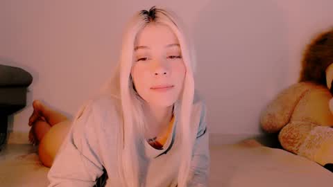 luckysapphire777 online show from 02/02/25, 07:41