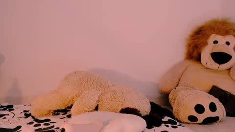 Snapshot of luckysapphire777 chatting on 02/06/25, 11:10 luckysapphire777 online show from 02/06/25, 11:10