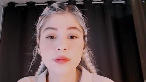 Snapshot of luckysapphire777 chatting on 09/21/25, 09:44 luckysapphire777 online show from 09/21/25, 09:44