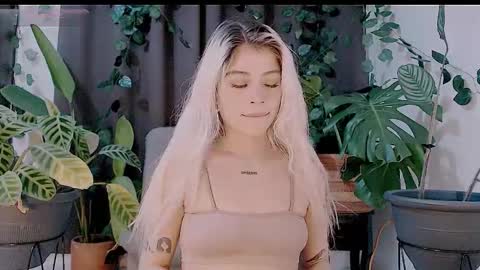 Snapshot of luckysapphire777 chatting on 10/31/25, 08:26 luckysapphire777 online show from 10/31/25, 08:26