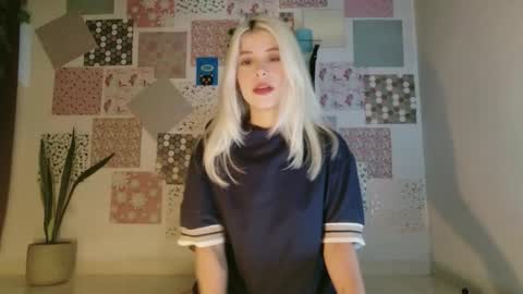 Snapshot of luckysapphire777 chatting on 12/14/25, 07:14 luckysapphire777 online show from 12/14/25, 07:14