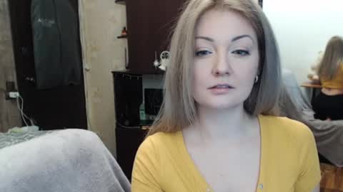 Snapshot of luckyshotgirl chatting on 12/28/24, 02:21 LuckyShot online show from 12/28/24, 02:21