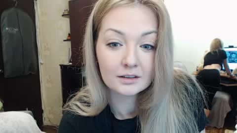 Snapshot of luckyshotgirl chatting on 01/26/25, 07:20 LuckyShot online show from 01/26/25, 07:20