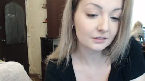 Snapshot of luckyshotgirl chatting on 02/04/25, 06:17 LuckyShot online show from 02/04/25, 06:17