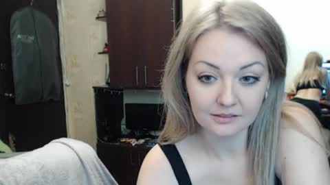 Snapshot of luckyshotgirl chatting on 02/12/25, 08:18 LuckyShot online show from 02/12/25, 08:18