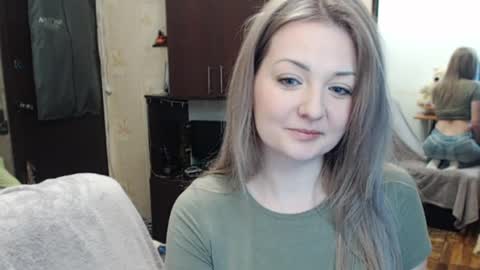 Snapshot of luckyshotgirl chatting on 03/05/25, 08:10 LuckyShot online show from 03/05/25, 08:10