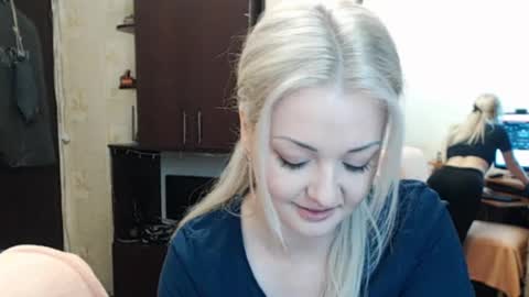 Snapshot of luckyshotgirl chatting on 11/05/25, 12:05 LuckyShot online show from 11/05/25, 12:05